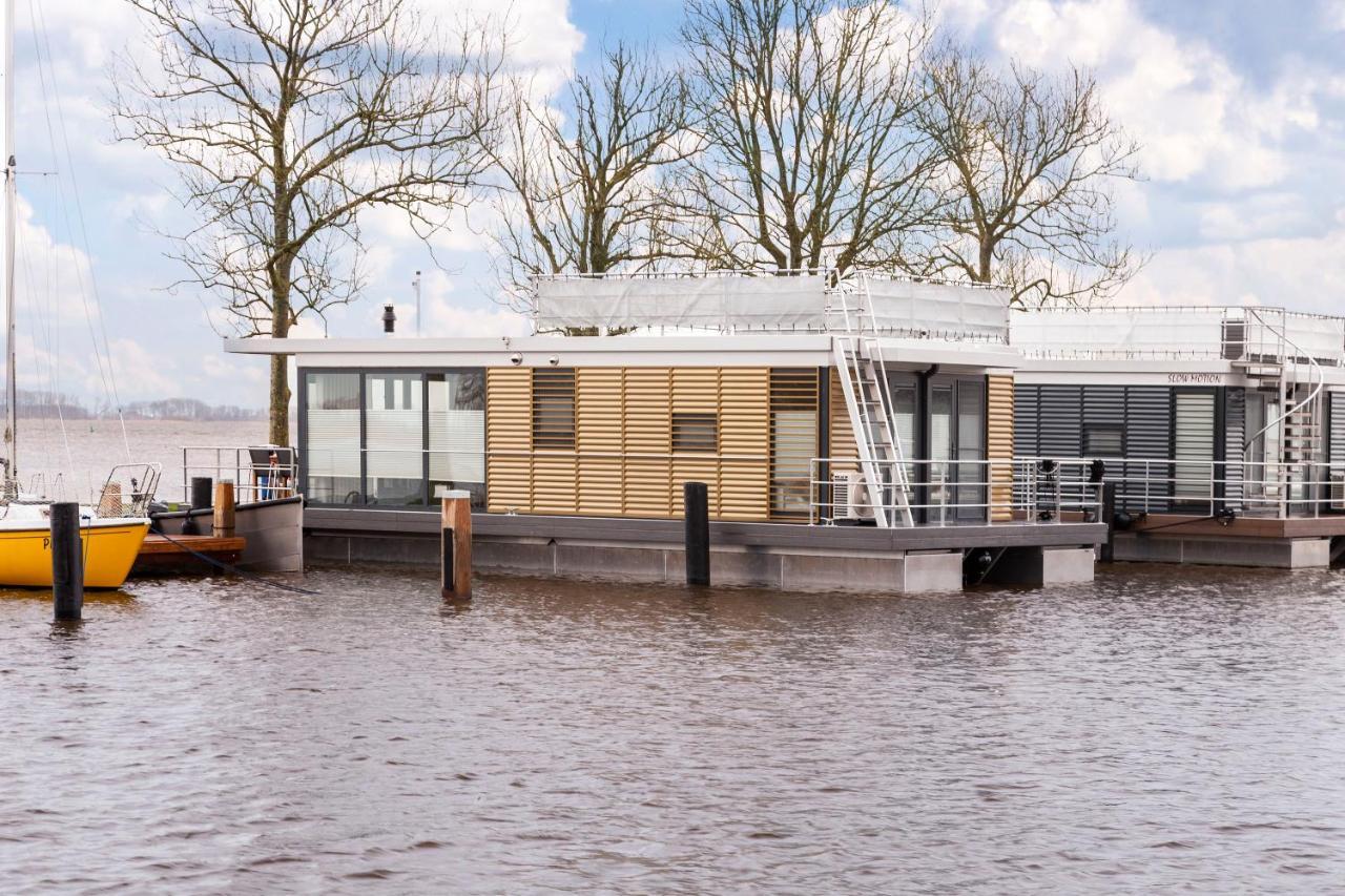 Welcome In - Houseboat 'Elysium' Met Eigen Aanlegsteiger Sneek - Offingawier Exterior photo