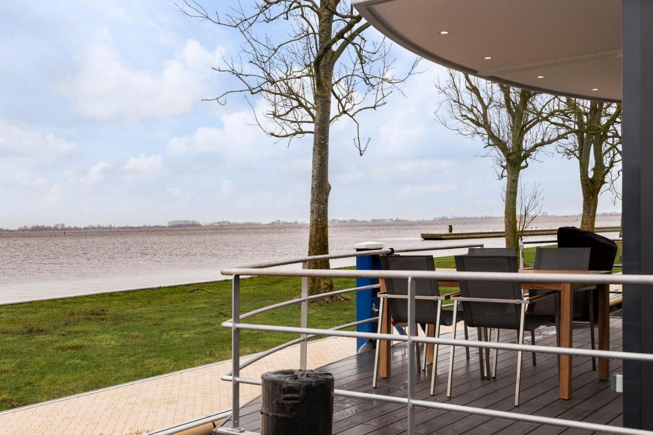 Welcome In - Houseboat 'Elysium' Met Eigen Aanlegsteiger Sneek - Offingawier Exterior photo