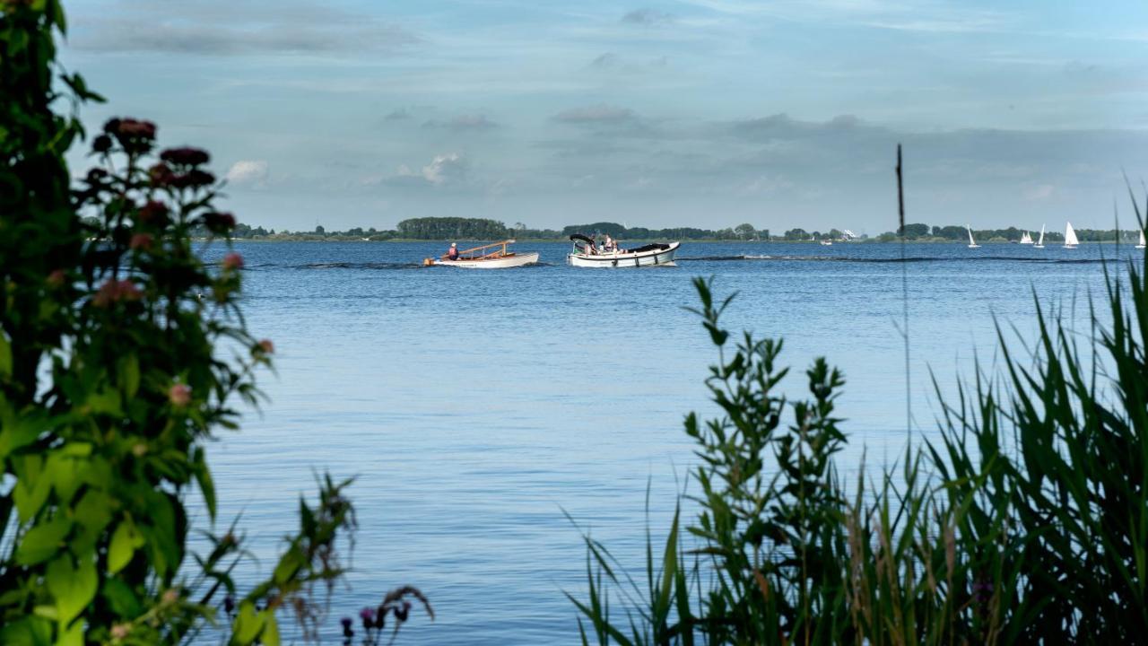 Welcome In - Houseboat 'Elysium' Met Eigen Aanlegsteiger Sneek - Offingawier Exterior photo
