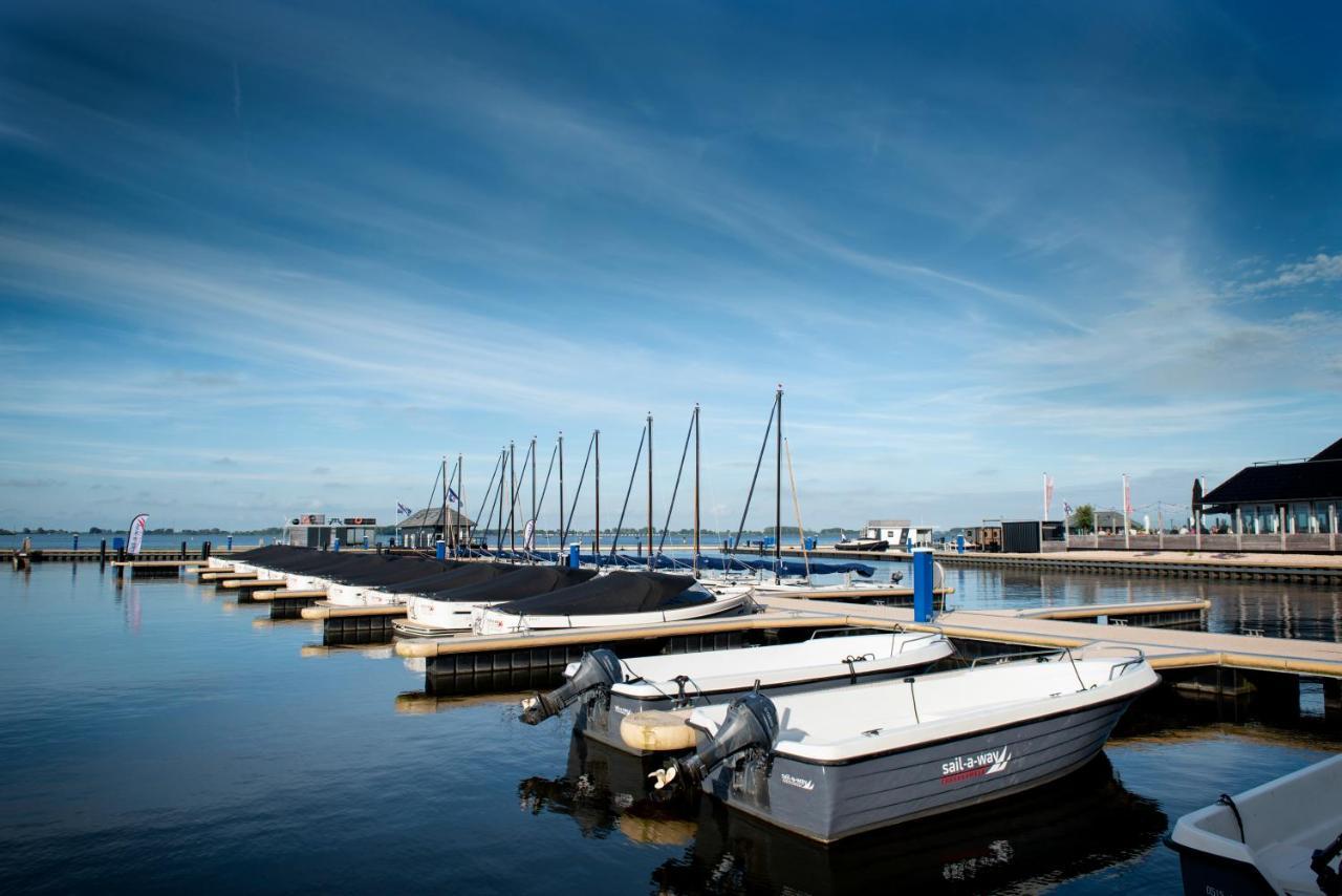 Welcome In - Houseboat 'Elysium' Met Eigen Aanlegsteiger Sneek - Offingawier Exterior photo
